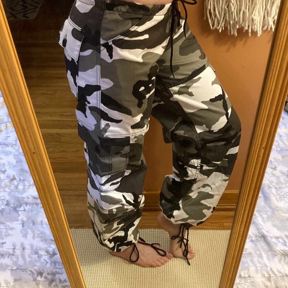 Wide Leg Camo Cargo Pants NWOT